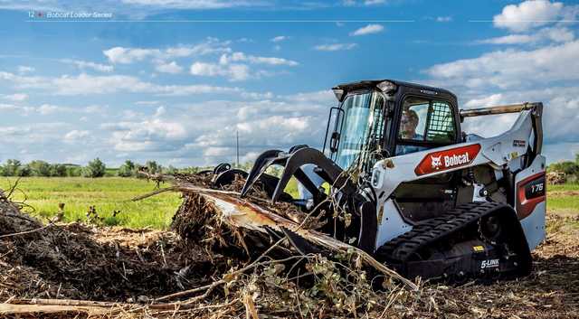 Bobcat T76 с грейферным захватом на объекте