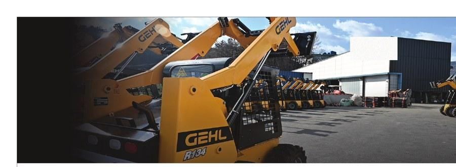 Скид-лоадеры GEHL R134 на производственной площадке