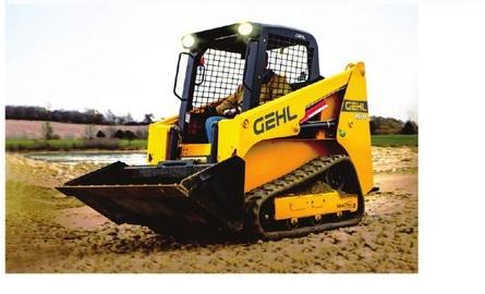GEHL RT105 — гусеничный погрузчик на ферме